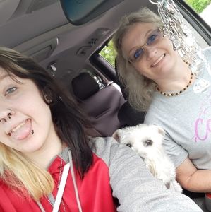 Meet your Posher, Lucinda